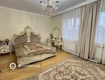 3-комнатная квартира, этаж 2 из 5, 138 м²