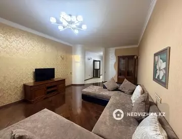 3-комнатная квартира, этаж 3 из 6, 120 м², На длительный срок