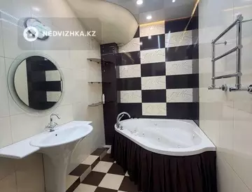 3-комнатная квартира, этаж 3 из 6, 120 м², На длительный срок