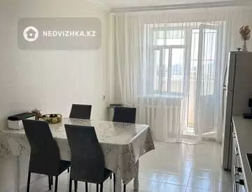 2-комнатная квартира, этаж 8 из 12, 77 м²