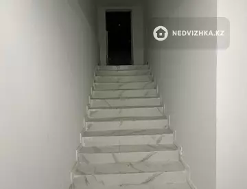 Офис, Магазин и др., этаж 1 из 7, 150 м²