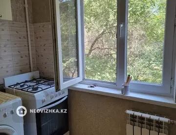 2-комнатная квартира, этаж 3 из 5, 28 м², На длительный срок