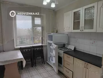 1-комнатная квартира, этаж 3 из 5, 36 м²