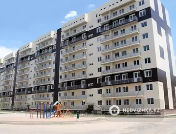 1-комнатная квартира, этаж 4 из 9, 42 м²