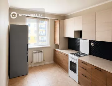 1-комнатная квартира, этаж 4 из 9, 42 м²