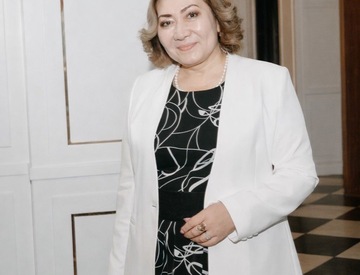 Айнура