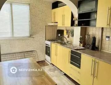 4-комнатная квартира, этаж 2 из 5, 72 м²