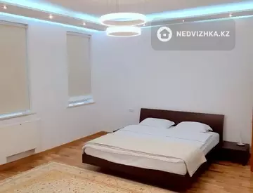 2-комнатная квартира, этаж 17 из 32, 92 м², На длительный срок