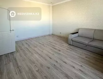 1-комнатная квартира, этаж 3 из 13, 42 м²