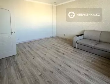 1-комнатная квартира, этаж 3 из 13, 42 м²