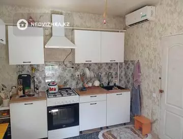 2-комнатный дом, 6 соток, 52 м²