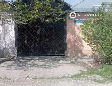 7-комнатный дом, 7.5 соток, 100 м²