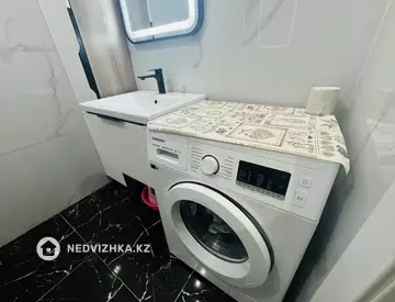 1-комнатная квартира, этаж 1 из 12, 37 м²