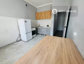 1-комнатная квартира, этаж 2 из 10, 42 м²
