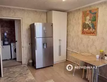 2-комнатная квартира, этаж 9 из 9, 42 м²