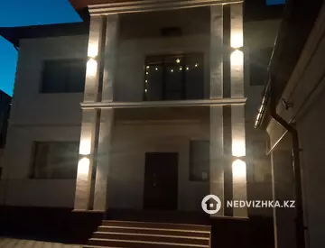 9-комнатный дом, 6 соток, 440 м²