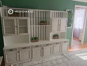 2-комнатная квартира, этаж 3 из 4, 49 м², На длительный срок