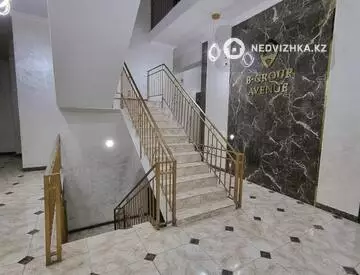 3-комнатная квартира, этаж 2 из 12, 109 м²