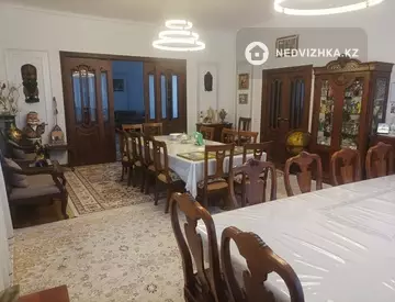 9-комнатный дом, 10 соток, 470 м²
