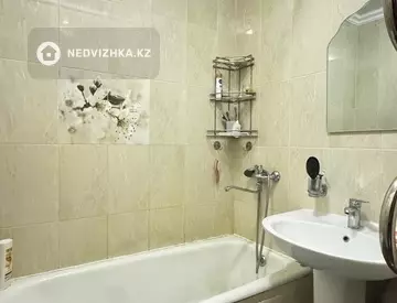 2-комнатная квартира, этаж 4 из 5, 54 м²