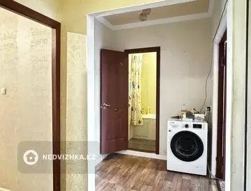 2-комнатная квартира, этаж 4 из 5, 54 м²
