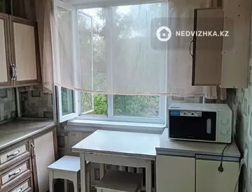 3-комнатная квартира, этаж 3 из 5, 62 м², На длительный срок