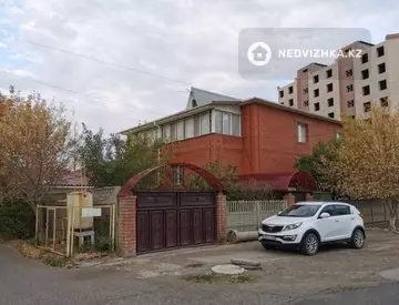 8-комнатный дом, 4.5 соток, 450 м², На длительный срок