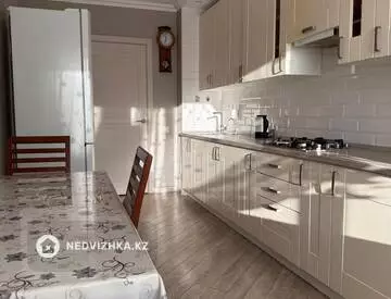 3-комнатная квартира, этаж 3 из 9, 103 м²