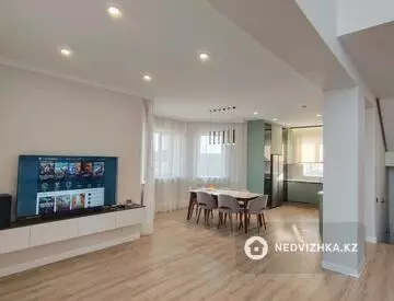 4-комнатный дом, 10 соток, 304 м²