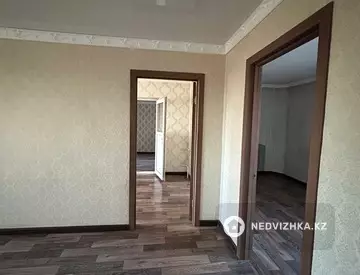 4-комнатная квартира, этаж 4 из 5, 87 м²