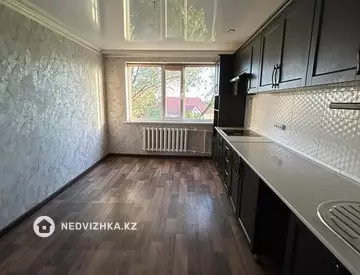 4-комнатная квартира, этаж 4 из 5, 87 м²