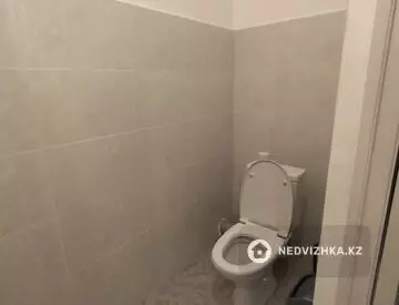 4-комнатная квартира, этаж 4 из 5, 107 м², На длительный срок