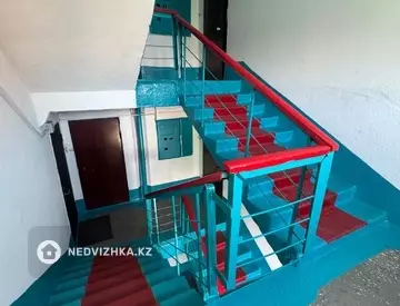2-комнатная квартира, этаж 4 из 5, 52 м²
