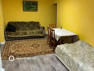 3-комнатная квартира, этаж 3 из 4, 54 м², Посуточно