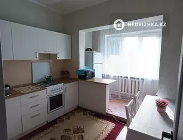 1-комнатная квартира, этаж 3 из 5, 42 м², Посуточно