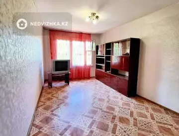 2-комнатная квартира, этаж 3 из 6, 55 м²