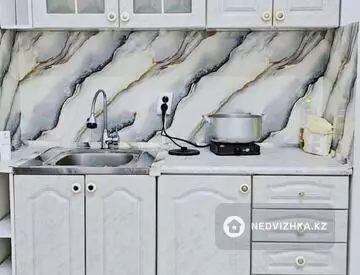 2-комнатная квартира, этаж 1 из 9, 40 м²