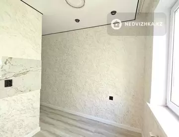 2-комнатная квартира, этаж 3 из 5, 48 м²