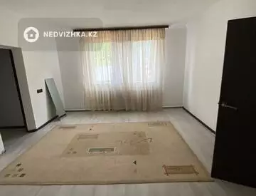 4-комнатный дом, 3 соток, 108 м², На длительный срок