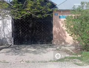 7-комнатный дом, 7.5 соток, 100 м²