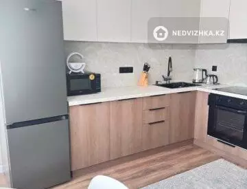 1-комнатная квартира, этаж 2 из 5, 52 м², На длительный срок