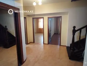 3-комнатная квартира, этаж 4 из 6, 134 м²