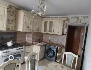 2-комнатная квартира, этаж 9 из 10, 54 м², На длительный срок