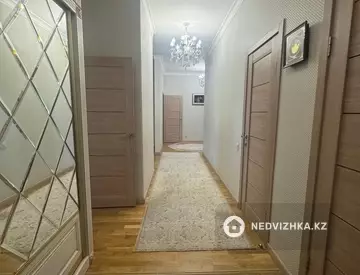 4-комнатная квартира, этаж 4 из 7, 167 м²