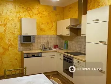 4-комнатная квартира, этаж 4 из 9, 140 м²