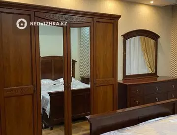 4-комнатная квартира, этаж 4 из 9, 140 м²