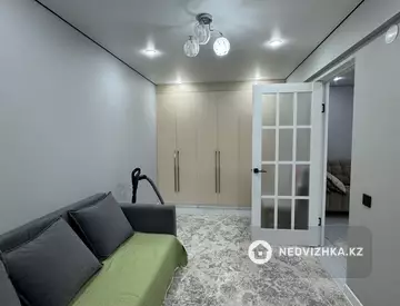 3-комнатная квартира, этаж 4 из 5, 60 м²