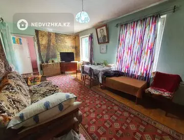 3-комнатная квартира, этаж 4 из 4, 56 м²