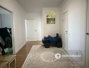 2-комнатная квартира, этаж 12 из 16, 97 м²
