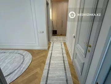2-комнатная квартира, этаж 8 из 9, 65 м², На длительный срок
